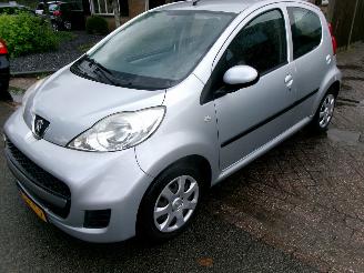 škoda osobní automobily Peugeot 107 1.0-12V XS 5 DEURS AIRCO 2011/6