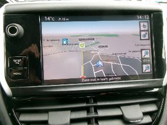 Peugeot 208 1.4 I ACTIVE CLIMA NAVI 5 DEURS GEEN SCHADE picture 15
