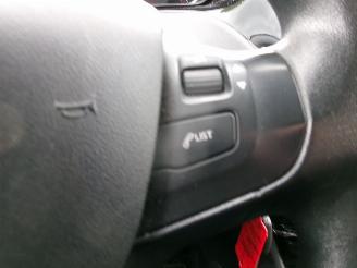 Peugeot 208 1.4 I ACTIVE CLIMA NAVI 5 DEURS GEEN SCHADE picture 16