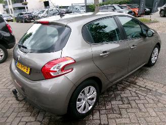 Peugeot 208 1.4 I ACTIVE CLIMA NAVI 5 DEURS GEEN SCHADE picture 7
