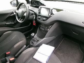 Peugeot 208 1.4 I ACTIVE CLIMA NAVI 5 DEURS GEEN SCHADE picture 10