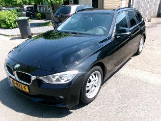 krockskadad bil auto BMW 3-serie 320 D EFFICIENT DYNAMICS EDITION EXECUTIVE 2014/5