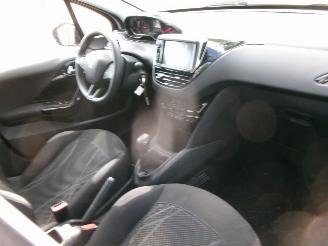 Peugeot 208 1.2 I ENVY CLIMA NAVI picture 15