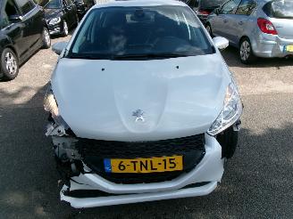 Peugeot 208 1.2 I ENVY CLIMA NAVI picture 7