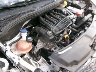 Peugeot 208 1.2 I ENVY CLIMA NAVI picture 6