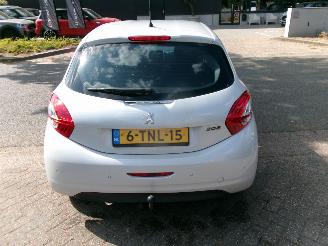 Peugeot 208 1.2 I ENVY CLIMA NAVI picture 13