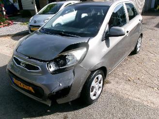 uszkodzony samochody osobowe Kia Picanto 1.0 CVVT ISG COMFORT PACK AIRCO 2014/3
