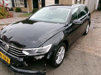uszkodzony samochody osobowe Volkswagen Passat 1.4 TSI CONNECTED SERIES 2017/1
