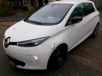 Damaged car Renault Zoé Q210 ZEN QUIKCHARGE INCLUSIEF ACCU 2013/12