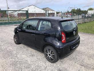 Schadeauto Volkswagen Up! 1.0 I 2013/6