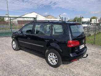 Coche accidentado Volkswagen Touran 1.9 TDI    7 PLACES 2011/11