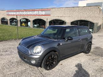Vaurioauto  passenger cars Mini Cooper 1.6 I 2010/2