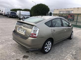 Toyota Prius HYBRIDE picture 3