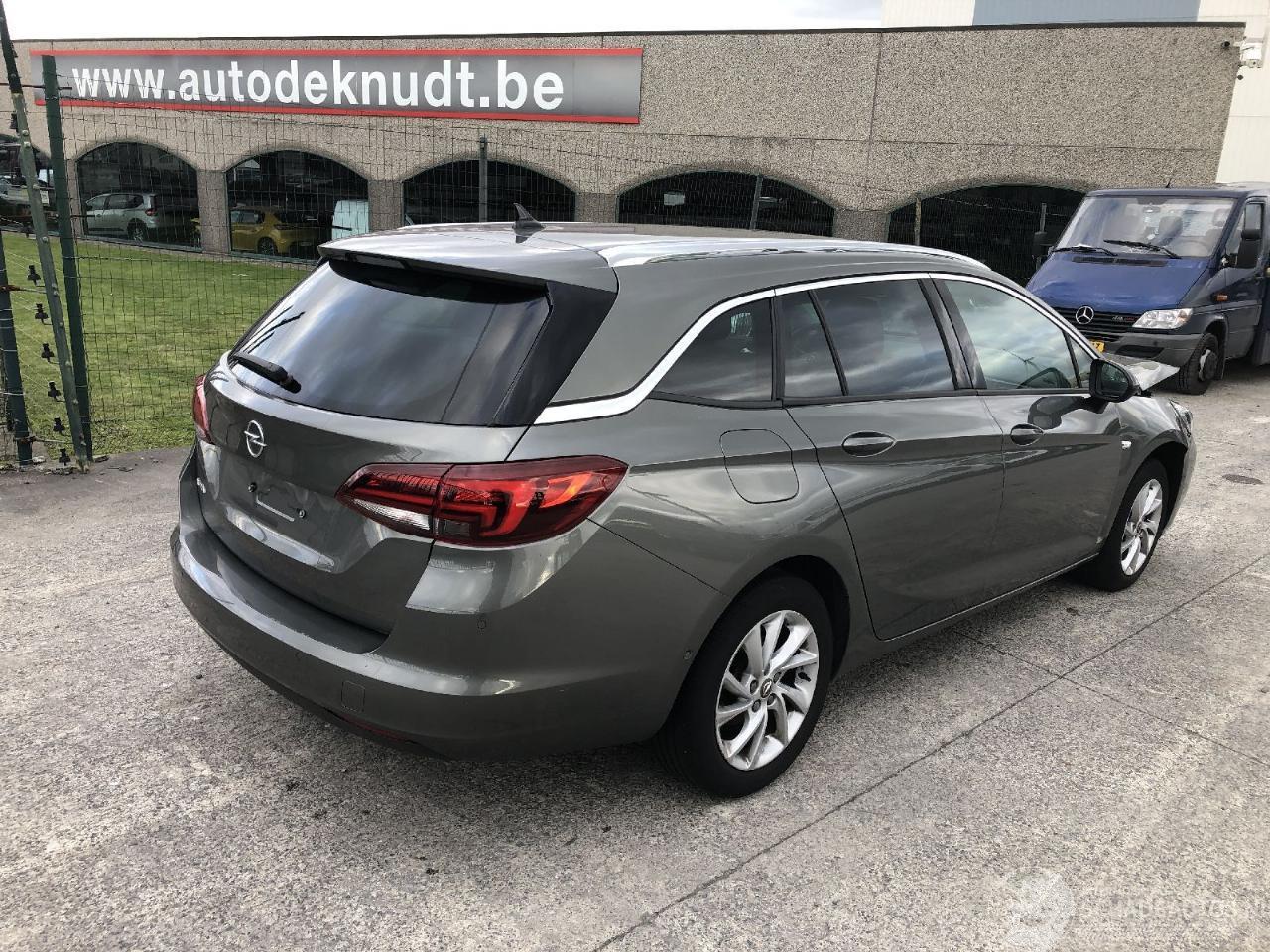 Opel Astra ELEGANCE 1.2