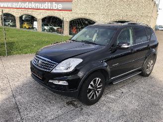 Coche accidentado Ssang yong Rexton RX200 XDI 4WD 7PLACE 2014/2