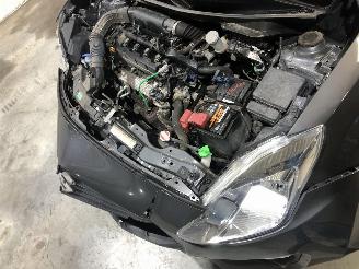 Suzuki Swift GL+  1.2 picture 22