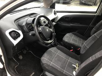 Peugeot 108  picture 13