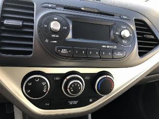 Kia Picanto 1.0 picture 19