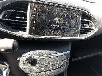 Peugeot 308 break 1.2 TURBO picture 18