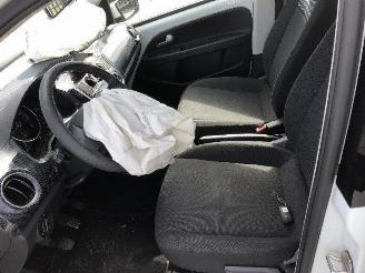 Volkswagen Up! 1.0 picture 10