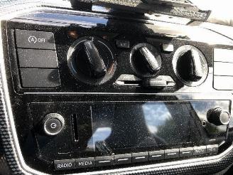 Volkswagen Up! 1.0 picture 21