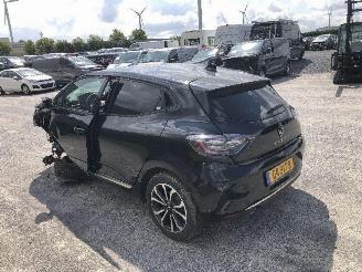 Voiture accidenté Renault Clio 1.0 turbo 2024/1