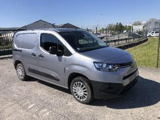 Vaurioauto  passenger cars Toyota ProAce ProAce City 2021/5
