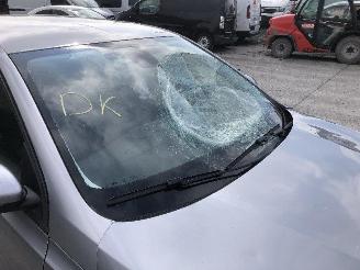 Peugeot 308 BREAK  1.2 T picture 10