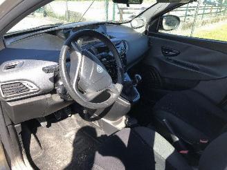 Lancia Ypsilon 1.2 picture 10