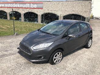 uszkodzony samochody osobowe Ford Fiesta 1.0 TREND 2015/9