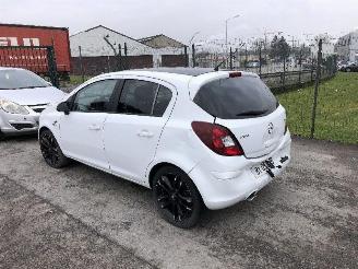 Damaged car Opel Corsa 1.3 cdti 2011/11