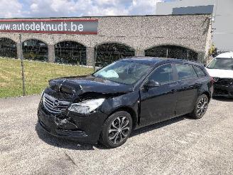 damaged passenger cars Opel Insignia 2.0 CDTI SPORT TOURER 2013/8