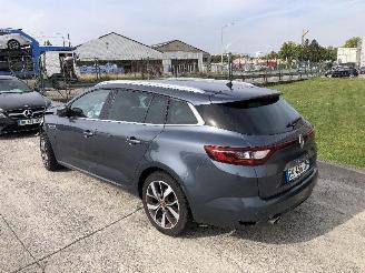 Unfallwagen Renault Mégane 1.2 TURBO GRANDTOUR 2017/2