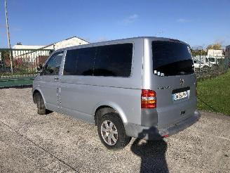 Schadeauto Volkswagen Transporter 2.5 tdi 2008/3