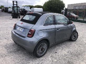 Schadeauto Fiat 500 e 500 CABRIO   RED 2023/12