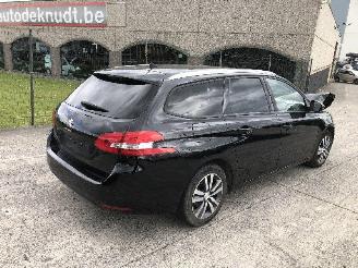 damaged passenger cars Peugeot 308 SW  1.5 HDI 2021/3