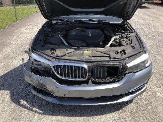 BMW 5-serie 530e i Performance luxury picture 27