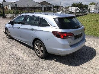 uszkodzony samochody osobowe Opel Astra 1.6 CDTI B16DTU 2017/6