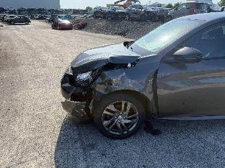 Peugeot 208 1.5 hdi style picture 3