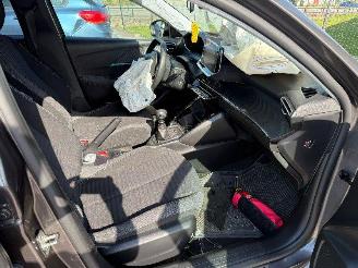 Peugeot 208 1.5 hdi style picture 14