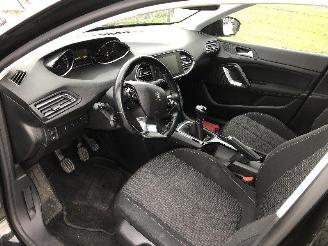 Peugeot 308 SW  1.2 picture 5