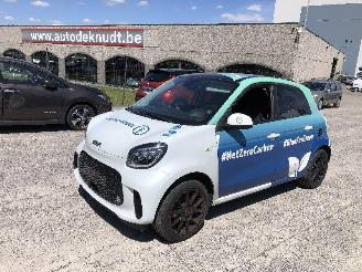 Damaged car Smart Forfour EQ forfour ELECTRIQUE 2020/7