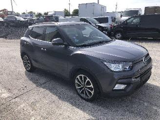 uszkodzony samochody osobowe Ssang yong Tivoli 1.6 AUTOMATIQUE 2018/8