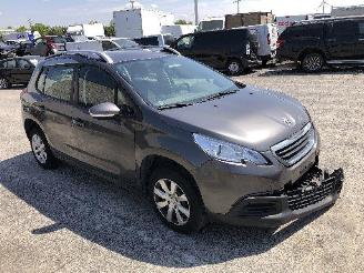 Schadeauto Peugeot 2008 1.2 2016/3