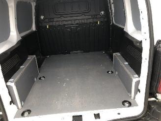 Peugeot Partner 1.5 HDI  AUTOMATIQUE picture 18
