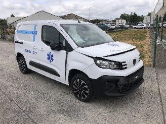 uszkodzony samochody osobowe Peugeot Partner 1.5 HDI  AUTOMATIQUE 2024/6