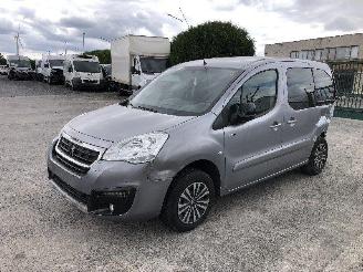 Coche accidentado Peugeot Partner TEPEE  1.2 2017/3