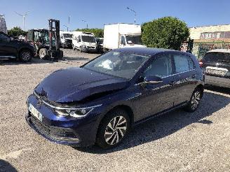 škoda osobní automobily Volkswagen Golf GOLF 8  1.4 HYBRIDE 2022/10