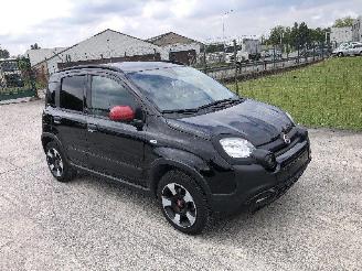 Voiture accidenté Fiat Panda 1.0 HYBRIDE   RED 2023/11