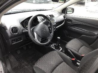 Mitsubishi Space-star 1.0 picture 9